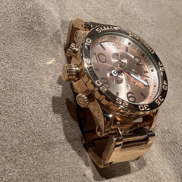 Rose Gold Nixon 51-30 - Picture 4 of 7